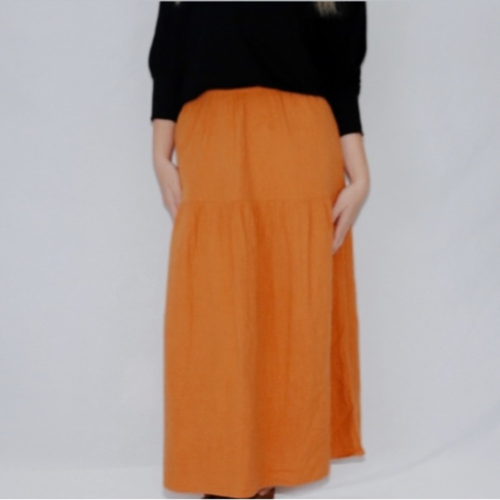 Universal thread skirt.